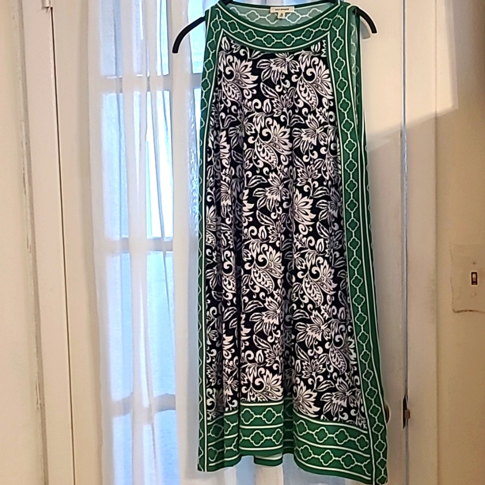 EUC Max Studio sleeveless shift dress